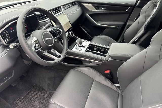 New 2026 Jaguar F-PACE R-Dynamic S AWD/4WD image 9