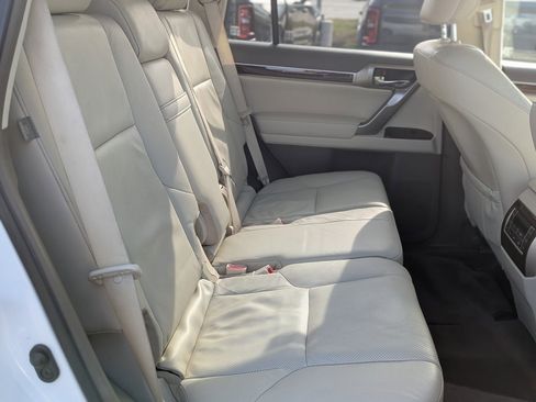 Used 2014 Lexus GX 460 image 13