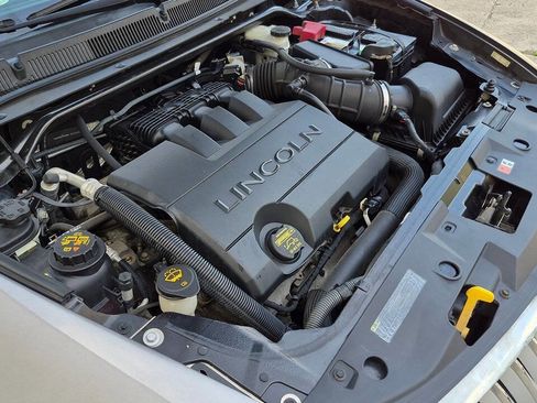 Used 2012 Lincoln MKS FWD image 78