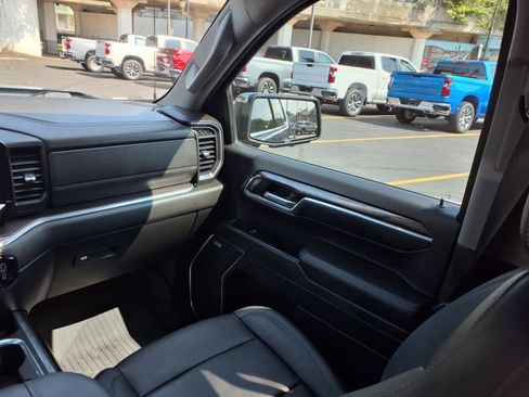 Used 2023 Chevrolet Silverado 1500 LTZ image 14