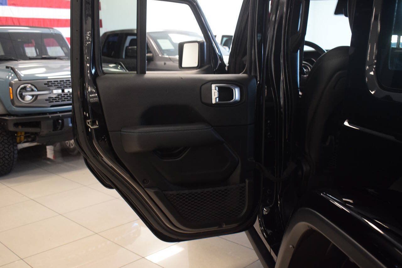Used 2021 Jeep Wrangler Unlimited Rubicon 4xe w/ Steel Bumper Group AWD/4WD image 37