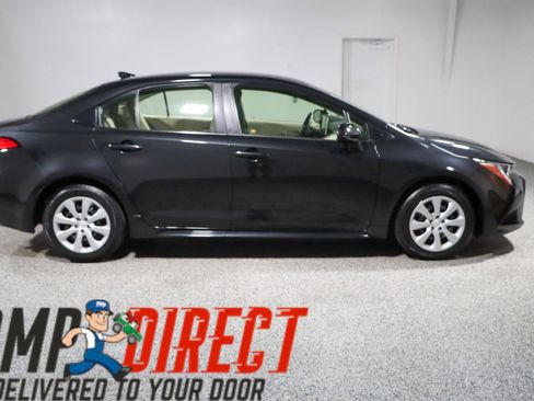 Used 2020 Toyota Corolla LE FWD image 6