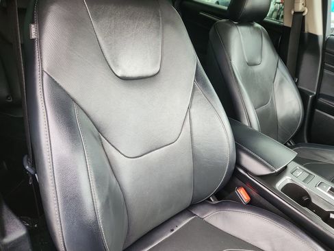 Used 2019 Ford Fusion Titanium image 16