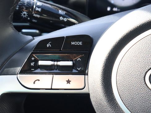 Used 2025 Hyundai Elantra SEL image 26