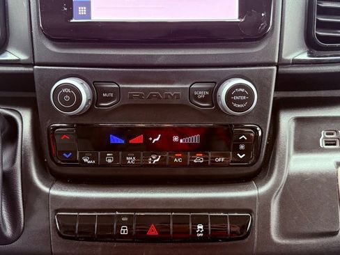Used 2025 RAM ProMaster 2500 w/ Convenience Group FWD image 11