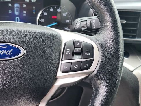 Certified 2022 Ford Explorer XLT w/ Equipment Group 202A AWD/4WD image 32