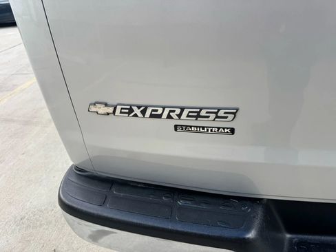Used 2016 Chevrolet Express 3500 LT w/ LT Preferred Equipment Group image 8