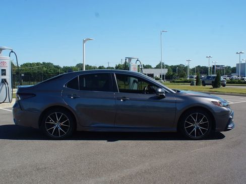 Used 2023 Toyota Camry SE w/ Audio Upgrade Package FWD image 19