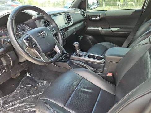 Certified 2019 Toyota Tacoma TRD Sport RWD image 9