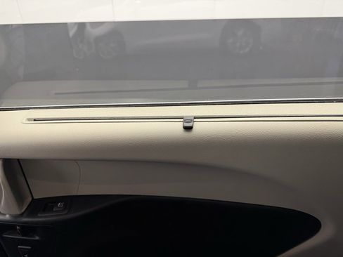 Used 2020 Chrysler Pacifica Limited w/ 8-pass Seating Package image 59