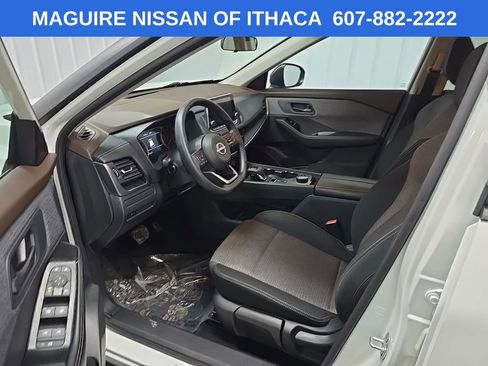 Used 2022 Nissan Rogue S AWD/4WD image 28