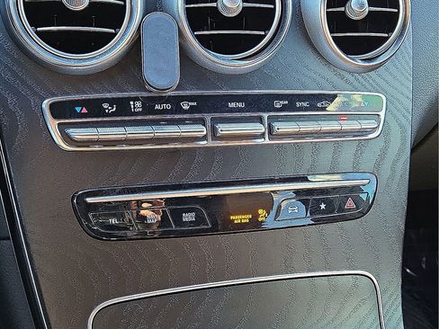 Used 2022 Mercedes-Benz GLC 300 GLC 300 image 28