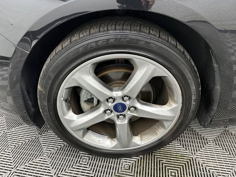 Used 2015 Ford Fusion SE w/ Equipment Group 201A image 12