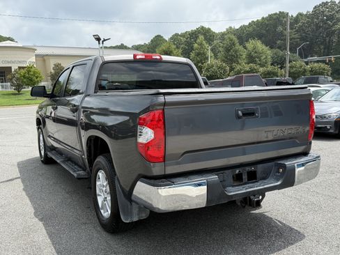 Used 2016 Toyota Tundra SR5 w/ SR5 Upgrade Package image 9
