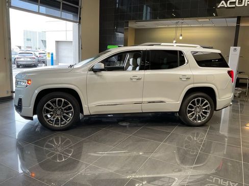 Used 2023 GMC Acadia Denali w/ Denali Technology Package AWD/4WD image 4