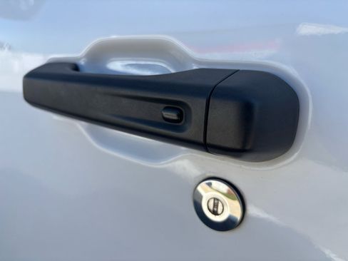 Used 2023 Jeep Wrangler Unlimited Sport image 34