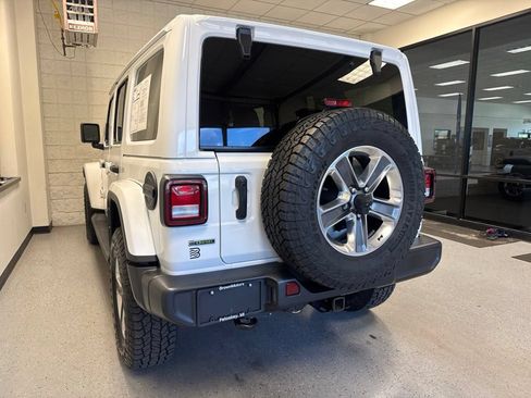 Used 2021 Jeep Wrangler Unlimited Sahara AWD/4WD image 41