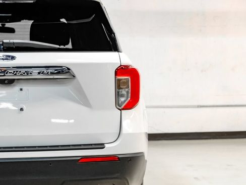 Used 2023 Ford Explorer XLT RWD image 50