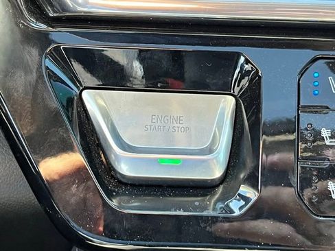 Used 2024 GMC Sierra 2500 Denali w/ Denali Reserve Package image 21