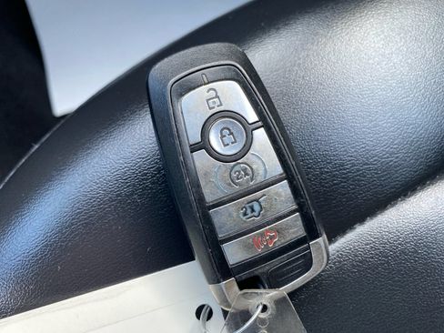 Used 2019 Ford Explorer XLT w/ Equipment Group 202A AWD/4WD image 26