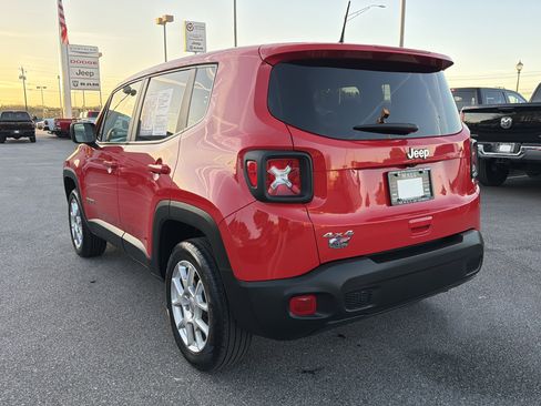 Used 2023 Jeep Renegade Latitude image 8