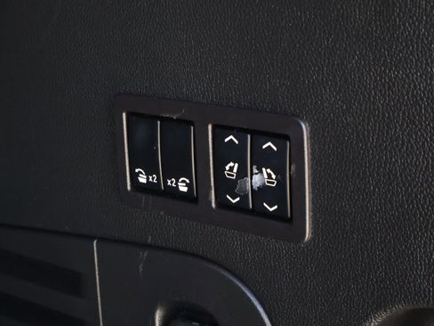 Used 2017 Cadillac Escalade Luxury image 28