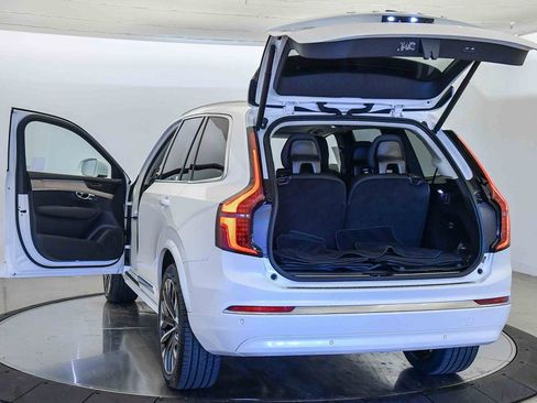 Certified 2025 Volvo XC90 B6 Plus w/ Protection Package Premier image 32