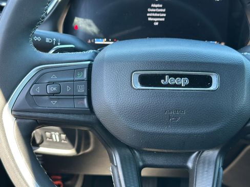 Used 2024 Jeep Grand Cherokee L Laredo image 18