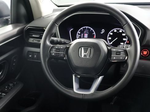 Used 2023 Honda Pilot Touring image 10