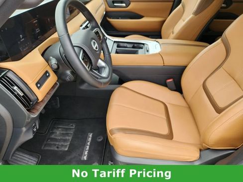 Used 2025 Nissan Armada SL image 12