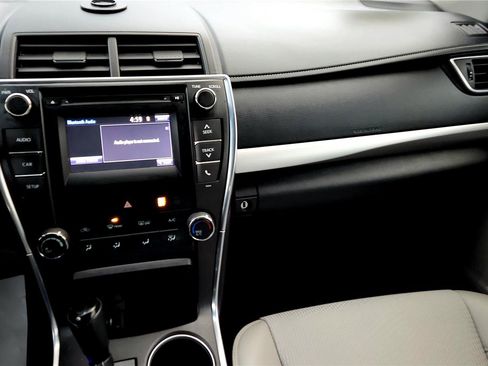 Certified 2017 Toyota Camry SE image 40