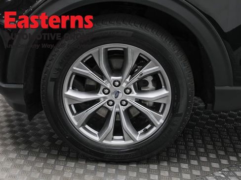 Used 2022 Ford Explorer XLT w/ Equipment Group 202A image 33