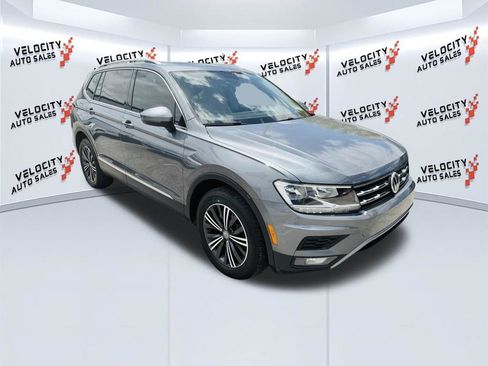 Used 2018 Volkswagen Tiguan SEL image 1