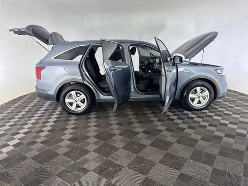 Certified 2023 Kia Sorento LX FWD image 15