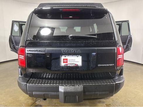 Used 2025 Toyota Land Cruiser image 19