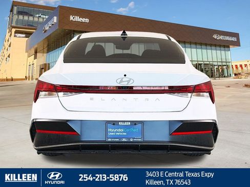 Used 2025 Hyundai Elantra SEL FWD image 8