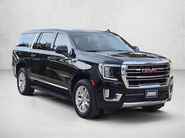 Used 2022 GMC Yukon XL SLT w/ SLT Premium Package AWD/4WD image 3