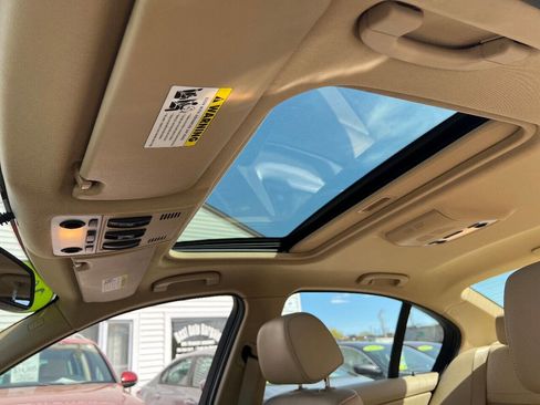 Used 2011 BMW 328i Sedan image 25