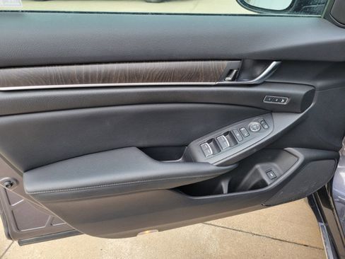 Used 2022 Honda Accord EX-L image 11