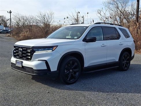 Certified 2025 Honda Pilot Black Edition image 3