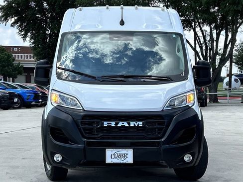 Used 2025 RAM ProMaster 2500 w/ Convenience Group FWD image 8