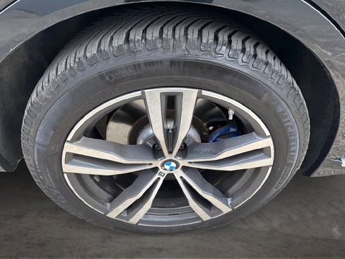 Used 2020 BMW X7 M50i w/ Dynamic Handling Package AWD/4WD image 18