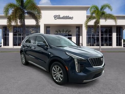 Used 2021 Cadillac XT4 Premium Luxury image 2