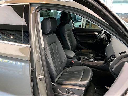 Used 2023 Audi Q5 2.0T Premium Plus w/ Premium Plus Package image 9