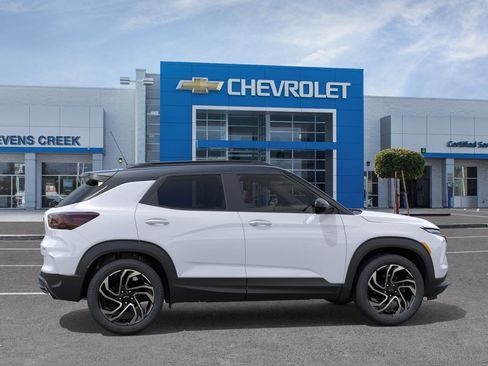New 2026 Chevrolet TrailBlazer RS w/ Convenience Package AWD/4WD image 3