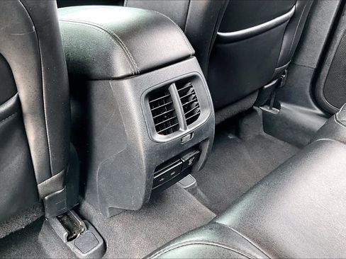 Used 2020 Jeep Cherokee Limited w/ Technology Group FWD image 34