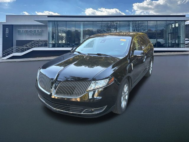 Used 2016 Lincoln MKT FWD image 3
