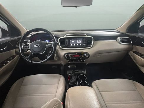 Used 2020 Kia Sorento LX w/ LX I4 Convenience Package FWD image 9
