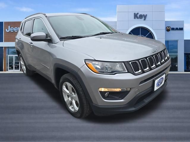 Used 2020 Jeep Compass Latitude w/ Popular Equipment Group AWD/4WD image 3