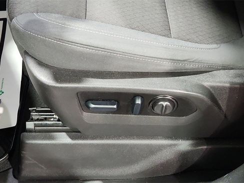 Used 2022 Chevrolet Silverado 1500 LT image 16